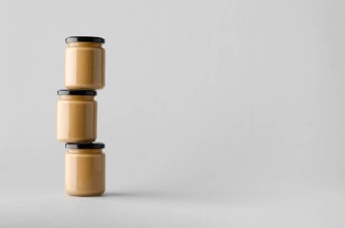 Fıstık / badem / fındık ezmesi kavanozu Mock-Up-üç kavanoz