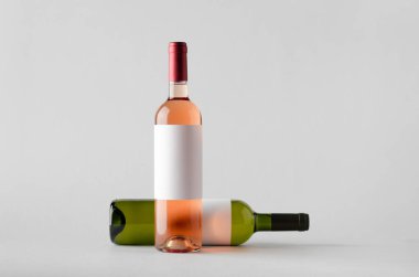 Şarap şişesi Mock-Up-iki şişe. Boş etiket