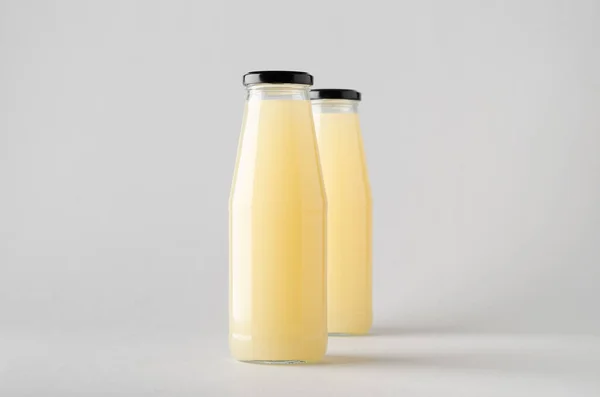 果汁瓶模拟 两个瓶子 — 图库照片