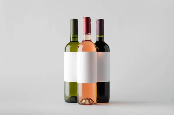 Weinflaschen Attrappe Drei Flaschen Leeres Etikett — Stockfoto