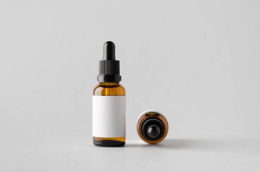 Damlalık şişe Mock-Up-iki şişe. Boş etiket