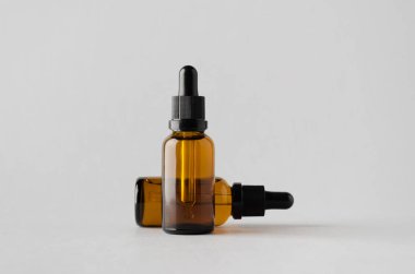 Damlalık şişe Mock-Up-iki şişe