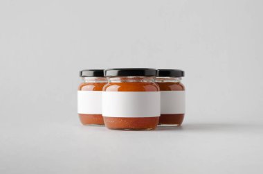 Ayva reçeli kavanoz Mock-Up-üç kavanoz. Boş etiket