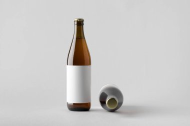 Bira şişe Mock-Up-iki şişe. Boş etiket