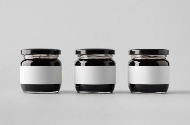 Blackberry reçel kavanoz Mock-Up-üç kavanoz. Boş etiket