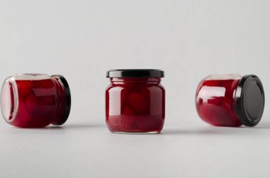 Çilek reçeli kavanoz Mock-Up-üç kavanoz