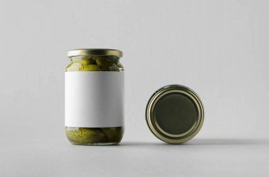 Salatalık turşu kavanozu Mock-Up-iki kavanoz. Boş etiket.