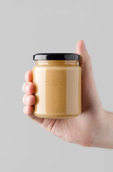 Amendoim Amêndoa Nut Butter Jar Mock Mãos Masculinas Segurando Frasco — Fotografia de Stock