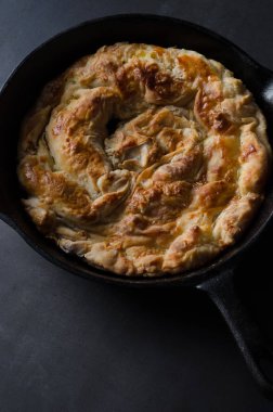 Ev yapımı peynir pasta - banitsa.