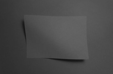 Siyah A3 Poster Mock-Up-dalgalı