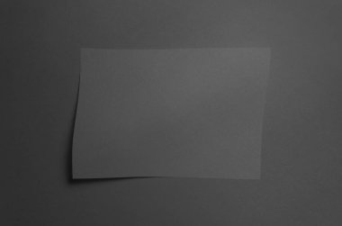 Siyah A3 Poster Mock-Up-dalgalı