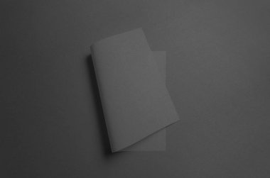 Siyah A3 Poster Mock-Up - eğri