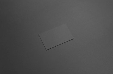 Siyah kartvizit Mock-Up (85x55mm)