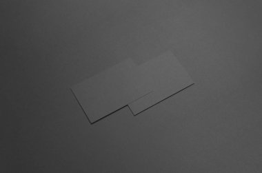 Siyah kartvizit Mock-Up (85x55mm) - iki örtüşen kart