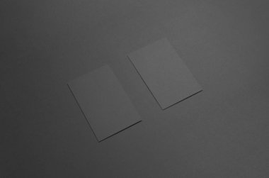 Siyah kartvizit Mock-Up (85x55mm) - iki kart