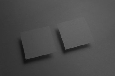 Siyah kare el ilanı / davet Mock-Up-iki yüzen el ilanları