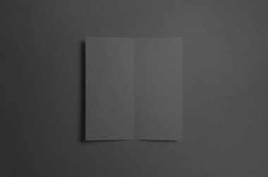 Siyah Dl ikiye katlanmış broşür Mock-Up