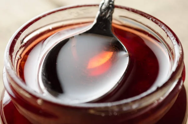 Cuillère Trempée Dans Confiture Fraises — Photo