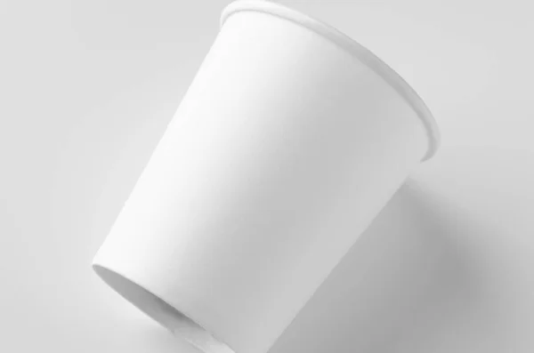 8 盎司白色咖啡纸杯模型,无盖. — 图库照片