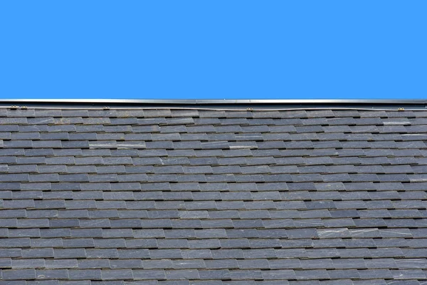 Roof Made Black Slate Background Blue Sky New Roof — Stock Photo, Image