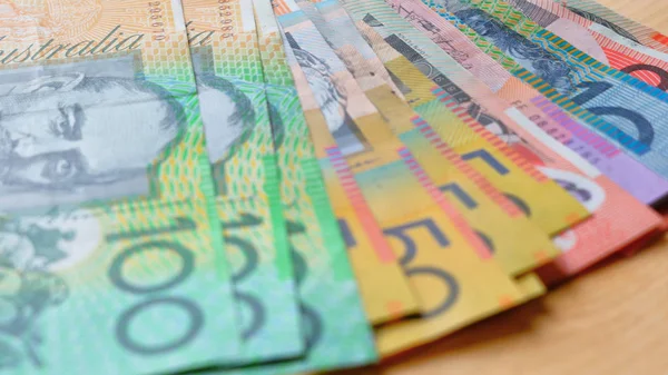 Australian currency with fives, tens, twenties, fifties and one hundred notes. — Stock Photo, Image
