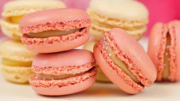 Biscoitos macaron coloridos closeup . — Fotografia de Stock