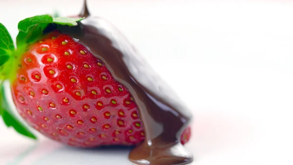 Makro zbliżenie świeży owoc truskawka — Zdjęcie stockowe