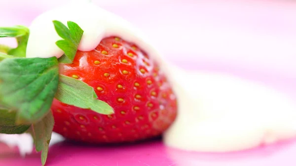 Macro closeup of fresh strawberry fruit — Stock Photo, Image