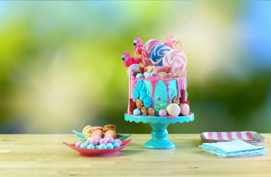 Eğilim candyland fantezi damla yenilik Doğum günü pastası üzerinde