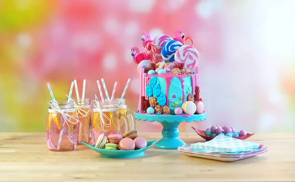 Auf Trend Candyland Fantasie tropfen Neuheit Geburtstagstorte — Stockfoto