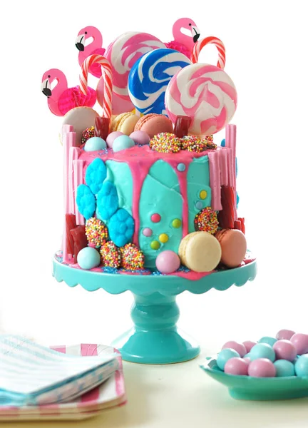 En tendencia candyland fantasía goteo novedad pastel de cumpleaños — Foto de Stock