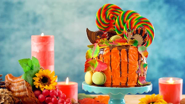 Na trend Thanksgiving candyland novinka odkapávat dort — Stock fotografie