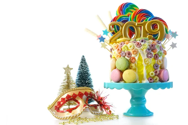 2019 ευτυχισμένο το νέο έτος candy γης γλειφιτζούρι στάγδην κέικ. — Φωτογραφία Αρχείου