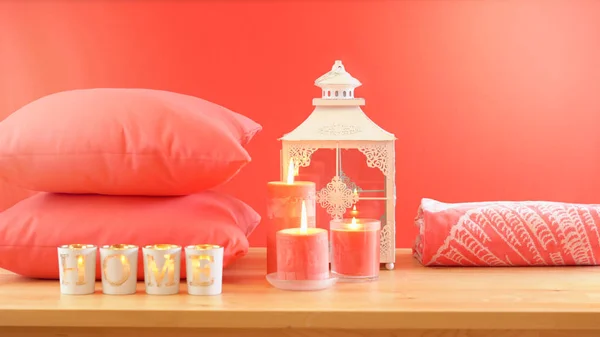 Living Coral 2019 Color of the Year homewares table setting.