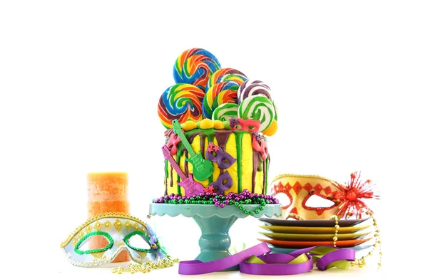 Mardi Gras theme on-trend candyland fantasy drip cake. — Stock Photo, Image