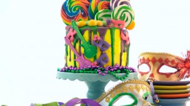 Mardi Gras tema Tarih-eğilim candyland fantezi damla kek.