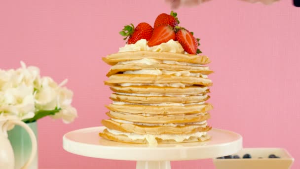 Pannkaka stack kaka, fettisdagen pannkaka firandet. — Stockvideo