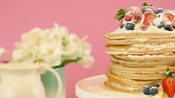 Pannkaka stack kaka, fettisdagen pannkaka firandet. — Stockvideo