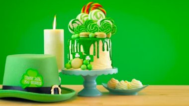 St Patricks Günü Tema lolipop şeker toprak damla kek.