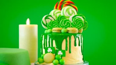 St Patricks Günü Tema lolipop şeker toprak damla kek.