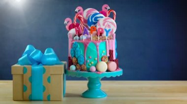 Eğilim candyland fantezi damla yenilik Doğum günü pastası üzerinde
