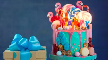 Eğilim candyland fantezi damla yenilik Doğum günü pastası üzerinde