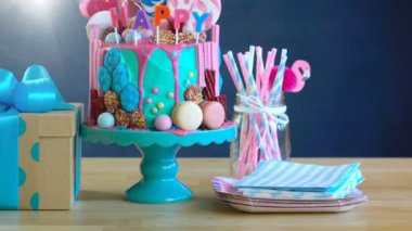 Eğilim candyland fantezi damla yenilik Doğum günü pastası üzerinde