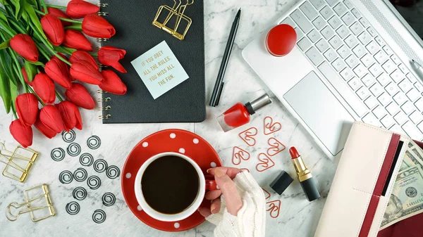 Modern stylish feminine desk or workspace coffee break. — Stock Photo, Image