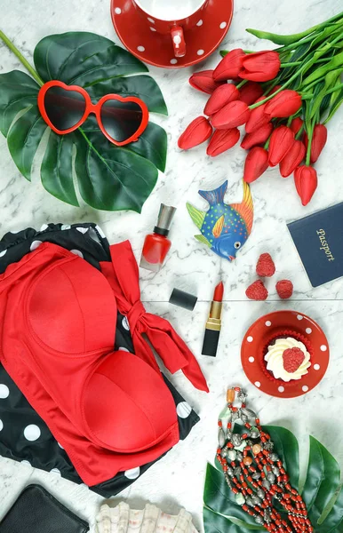 Summer vacation concept flatlay with red feminine accessories. — Stock Photo, Image