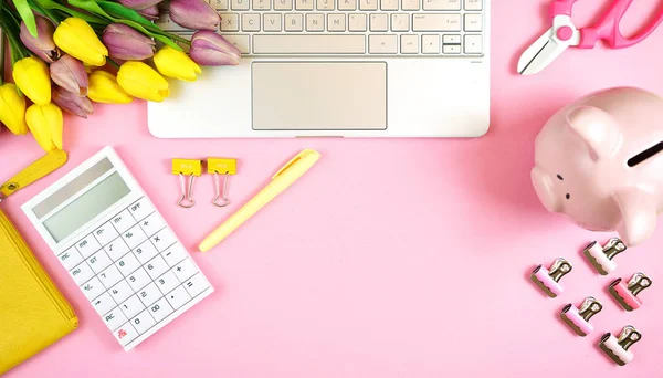 Business e concetto di finanza con elegante tema rosa e giallo . — Foto Stock