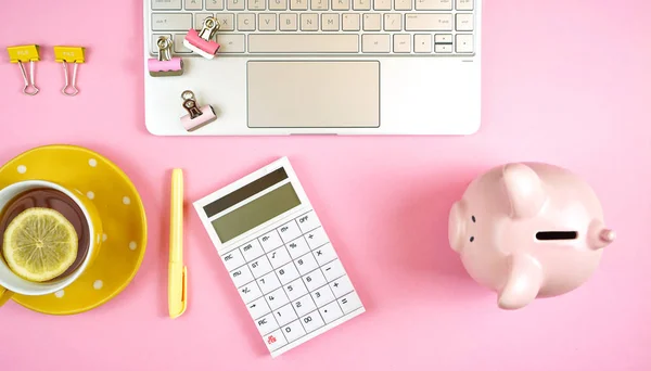 Concepto de negocios y finanzas con elegante tema rosa y amarillo . — Foto de Stock