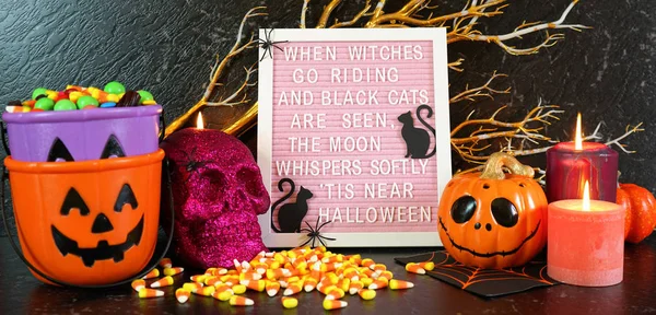 Halloween mantel table centerpiece with Halloween poem letter board. — Stock Photo, Image