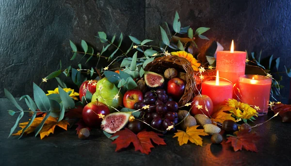 Thanksgiving cornucopia table setting centerpiece close up. — Stock Photo, Image