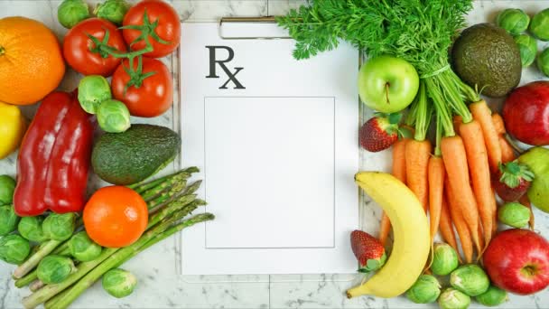 Concepto de estilo de vida saludable flatlay stop motion, verduras de frutas y portapapeles . — Vídeos de Stock